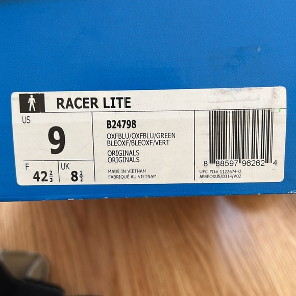 NIB! Adidas mens SZ 9, Racer lite original running shoes . - Picture 8 of 12